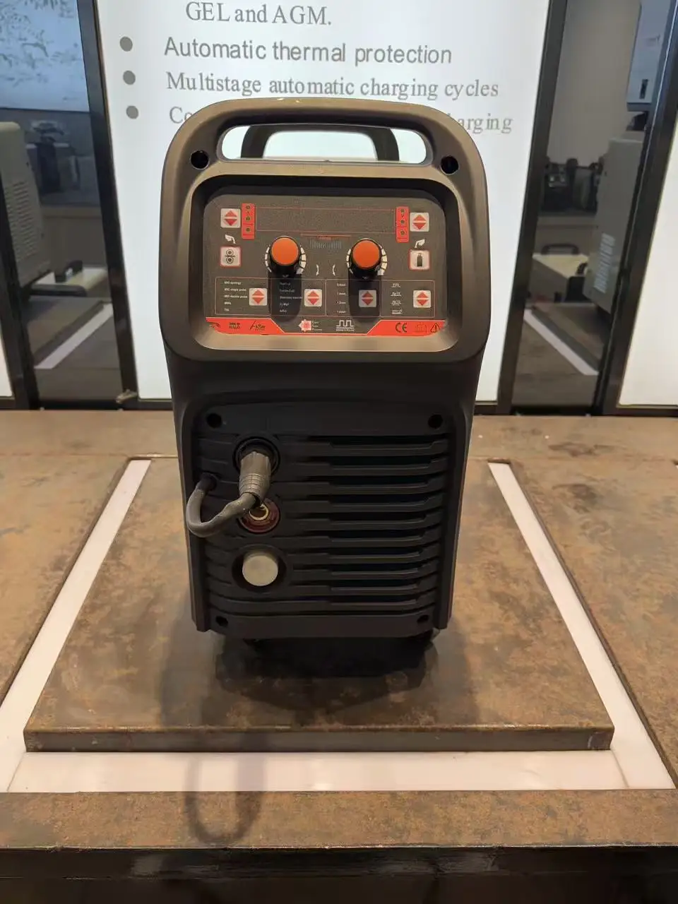 MIG-250 Dual Voltage 220V Multi-Function MIG Welding Machine Double Pulse Digital Control 40%   Cycle 0.8-1.2mm