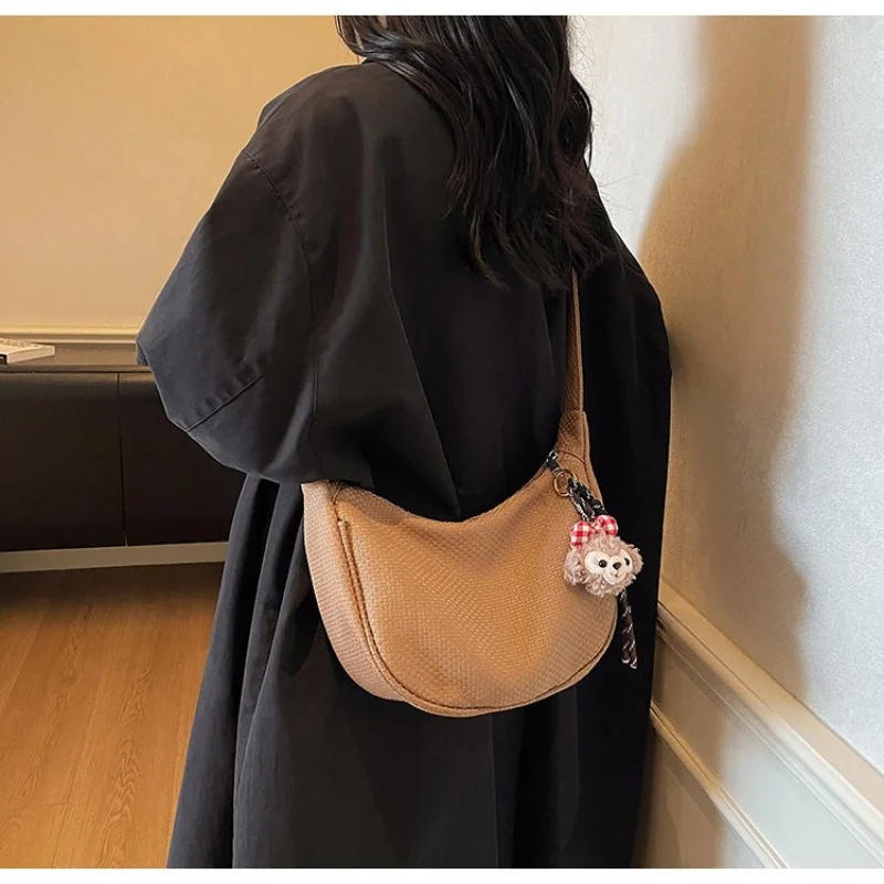 

Classic Paris Inspired Handbag For Ladies With Shoulder Carry And Luxury Leather Construction