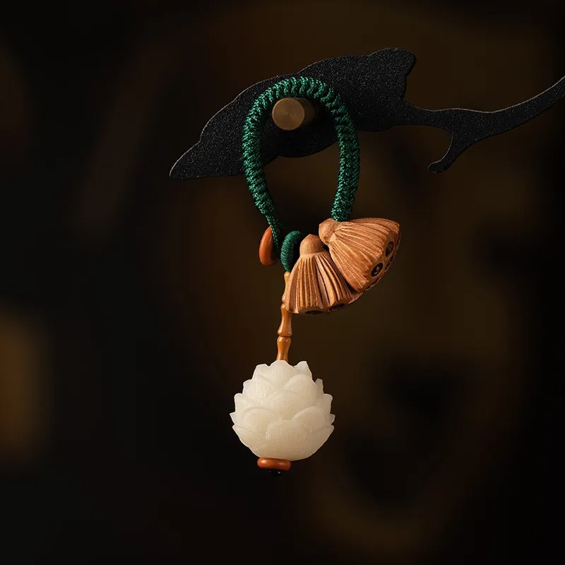 

Bodhi Lotus Car Keychain Pendant Cute and Auspicious Mobile Phone Chain Backpack satisfied Small Pendant Men's and Women's gift