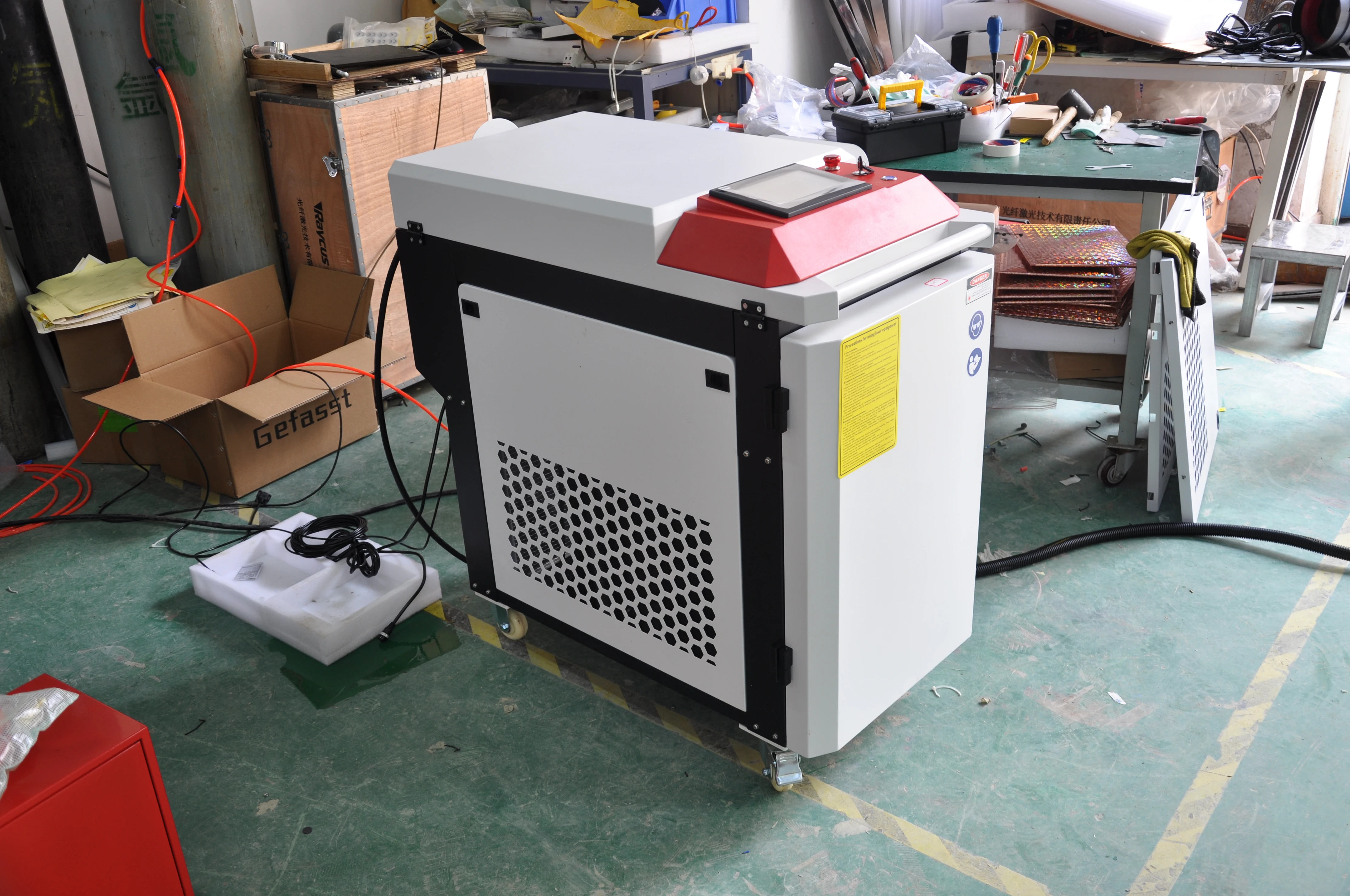 Widely Used Superior Quality Portable Laser Handheld Welder Machine Industrial
