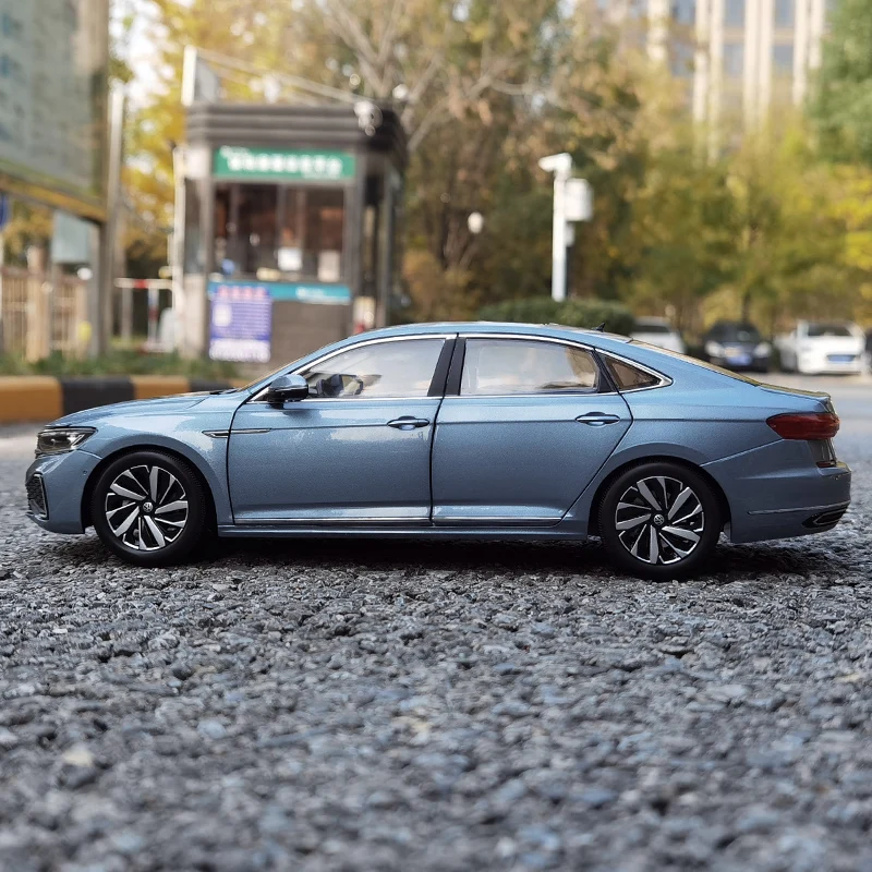 1:18 SAIC Volkswagen Passat 2022 star version alloy car model collection display gift to friends and relatives