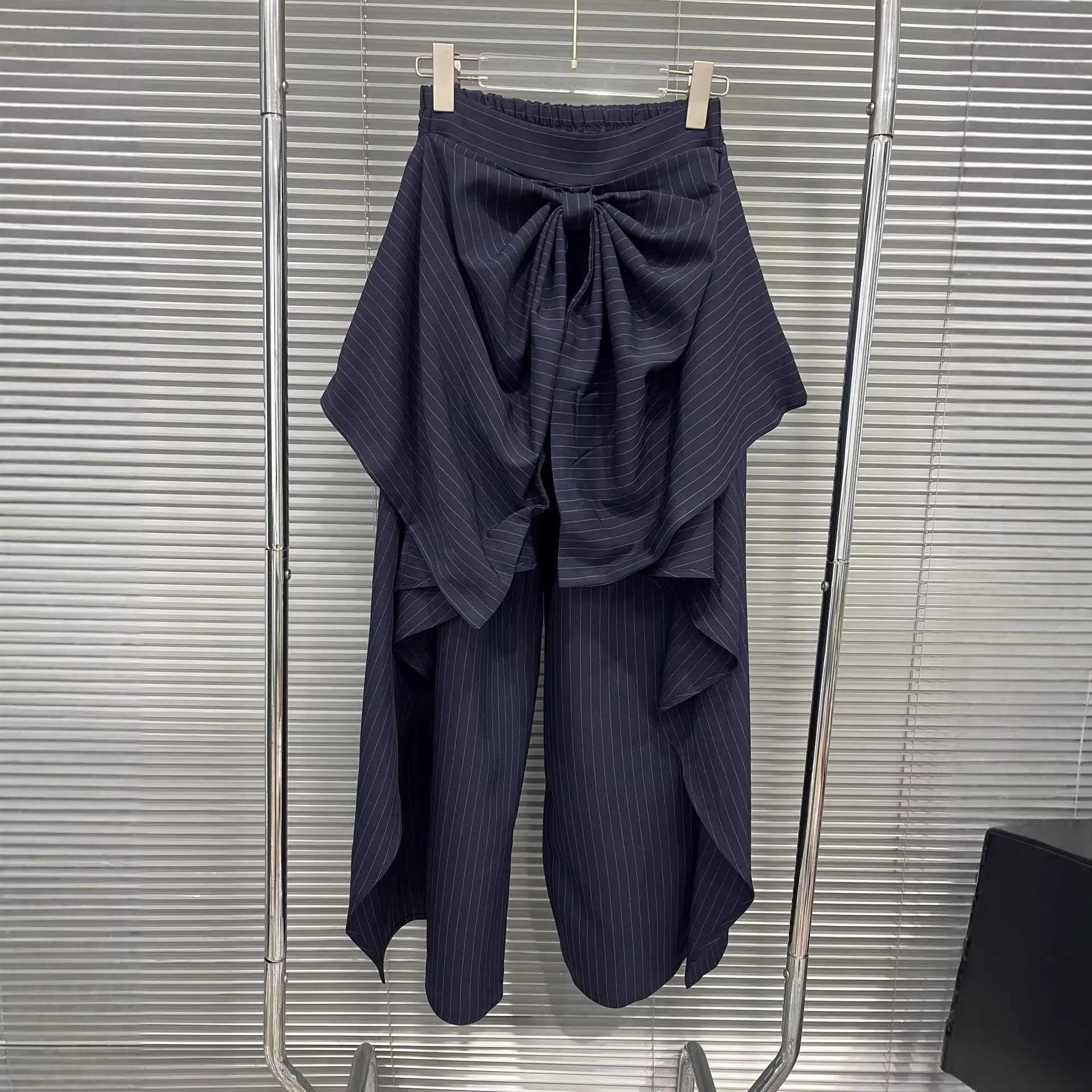 

Новые модные повседневные брюки SuperAen Весна 2026 для офиса, с бантом и пэчворком, в полоску, темно-синие, длинные