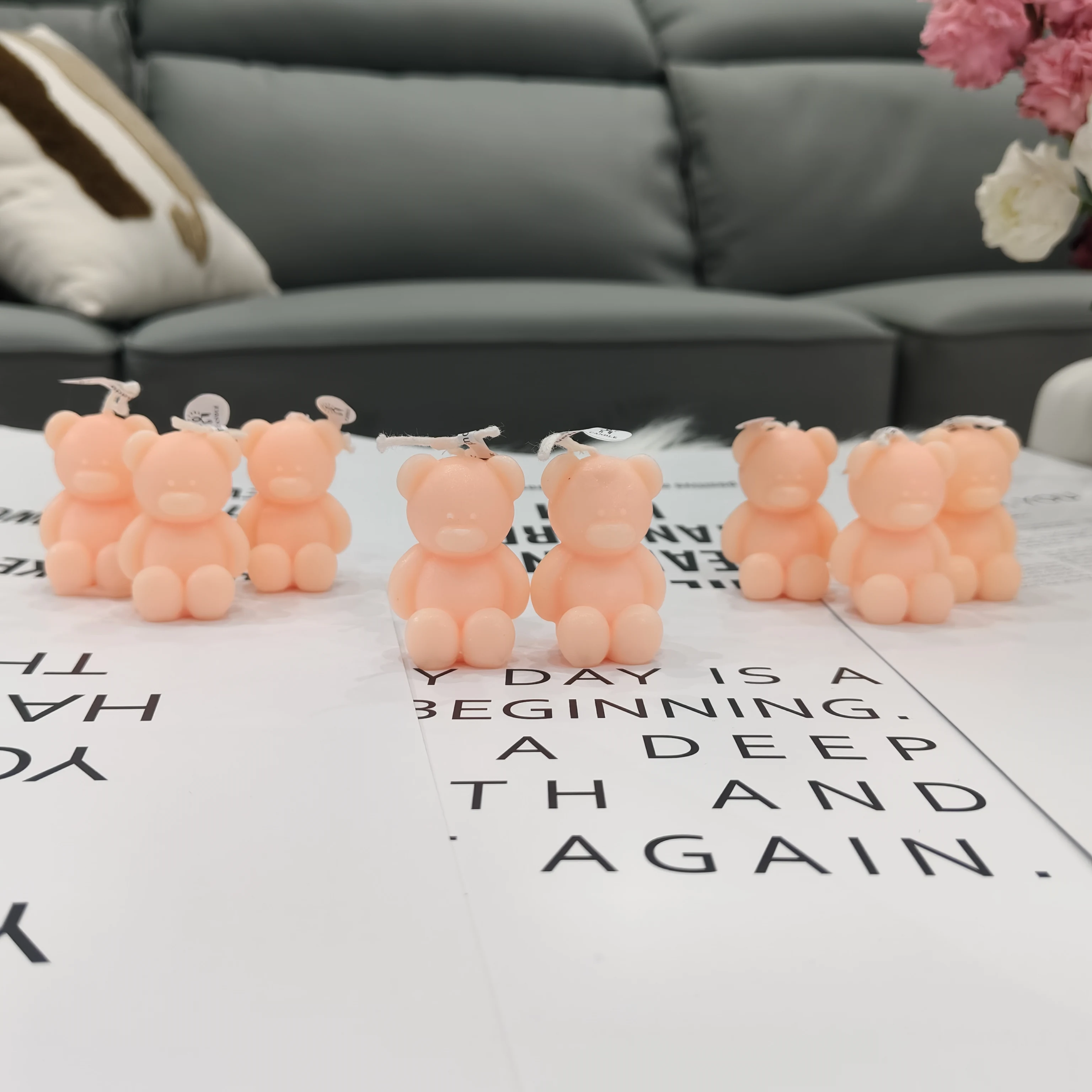 27Pcs/Box Cute Mini Bear Soy Wax Scented Candle - Handmade Sandalwood Candle for Wedding Supplies, Birthday Gifts & Party Favors