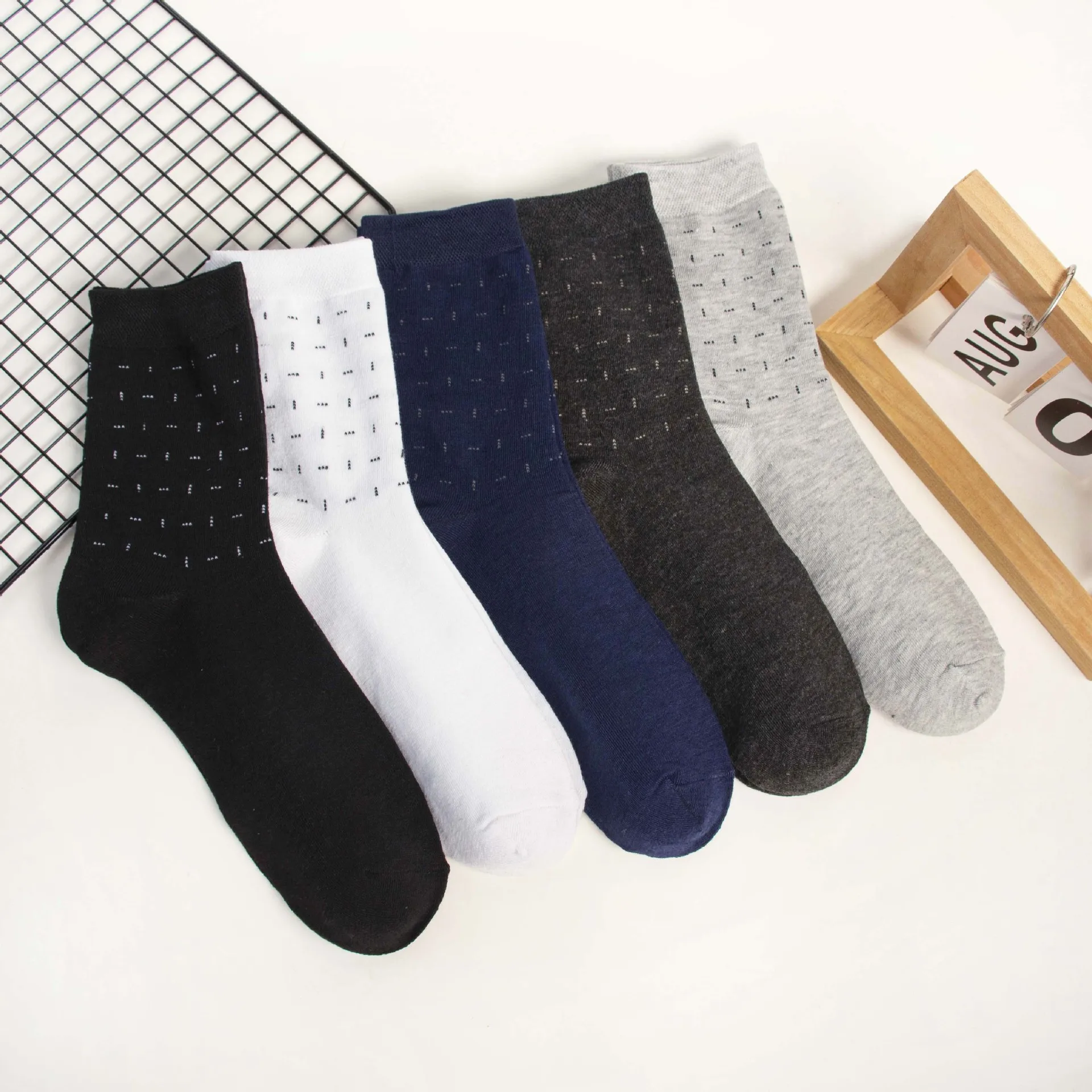 

Однотонные деловые комфортные, впитывающие пот, дышащие и устойчивые к запаху носки, носки до середины икры.