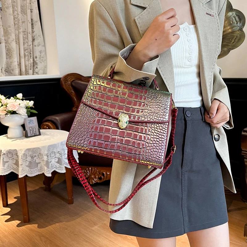 

Practical Faux Leather Tote Bag for Women Spacious with Pockets Suitable for Wallet