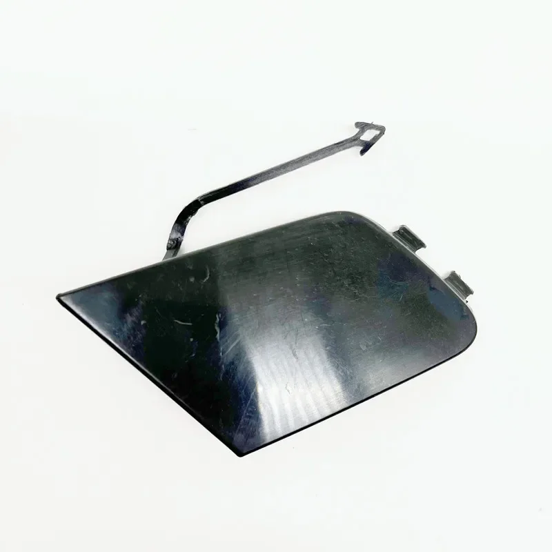 

8WD807241D Накладка на фаркоп переднего бампера для AUDI A4/Avant 2016-2024