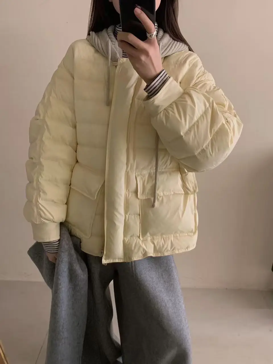 XF765 الخريف/الشتاء 25 الملابس النسائية الجديدة الكورية محبوك مقنعين أسفل سترة تصميم الشعور الصغيرة الأبيض بطة أسفل معطف #2