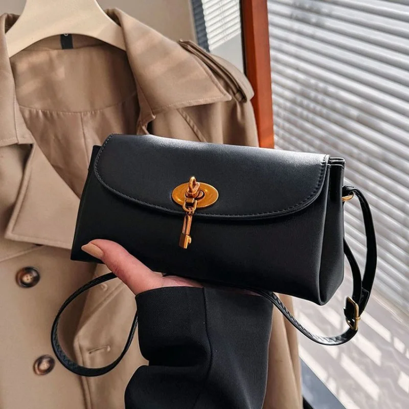 

Elegant Women's Tote Bag Made Of Premium Leather Boasting Trendy Lasting Spacious Soft Daily Modern Look​