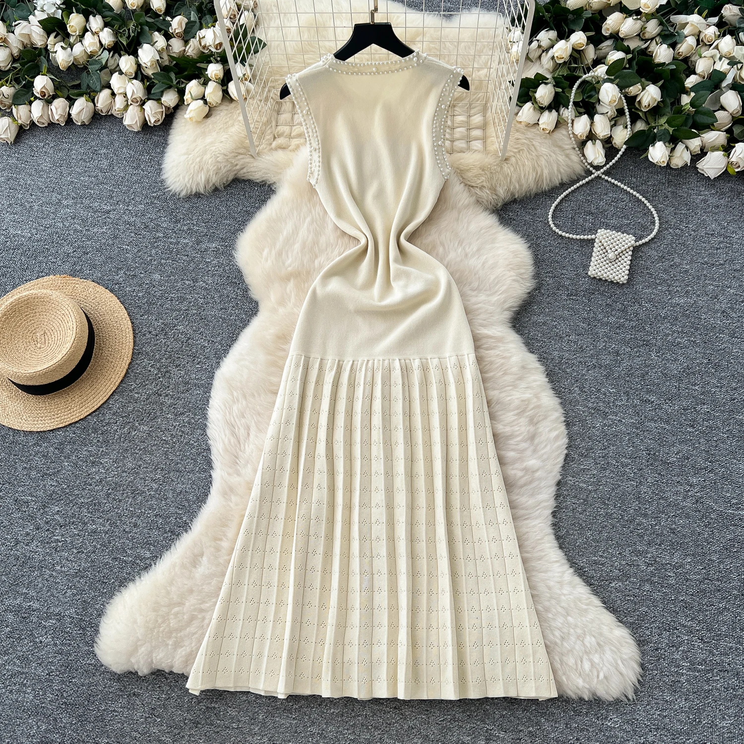 فستان صيفي أنيق بيج ميدي للنساء محبوك مطرز بالخرز للحفلات المسائية فساتين بيرل تانك Bodycon Traf جديد في 2025 صوف حلو