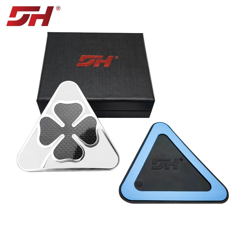 Automotive carbon fiber clover logo suitable for Alfa Romeo Juliet Stelvio black