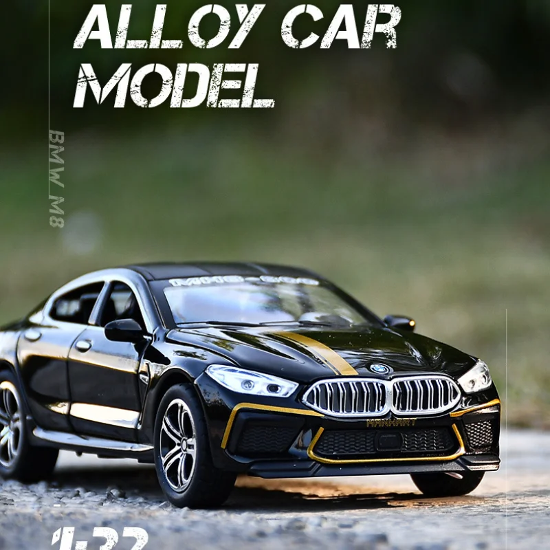 Voiture l'inventaire BMW M8 en métal moulé sous pression pour enfant, véhicule de sport avec son et lumière, échelle 1:32, idée cadeau, A28