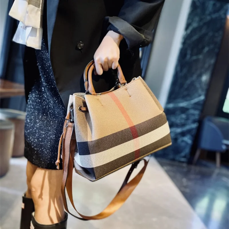 Bolso de mano de cuero para mujer, bandolera femenina de diseñador de lujo, tendencia de marca, 2023