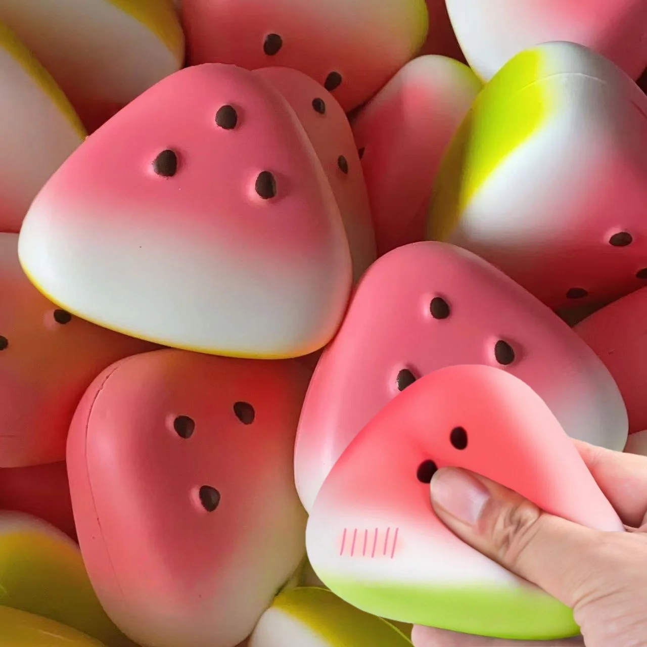 criativo-macio-amassar-melancia-amassar-musica-anti-stress-melancia-brinquedos-lento-subindo-brinquedos-fidget-fruta-pitada-squeeze-brinquedos