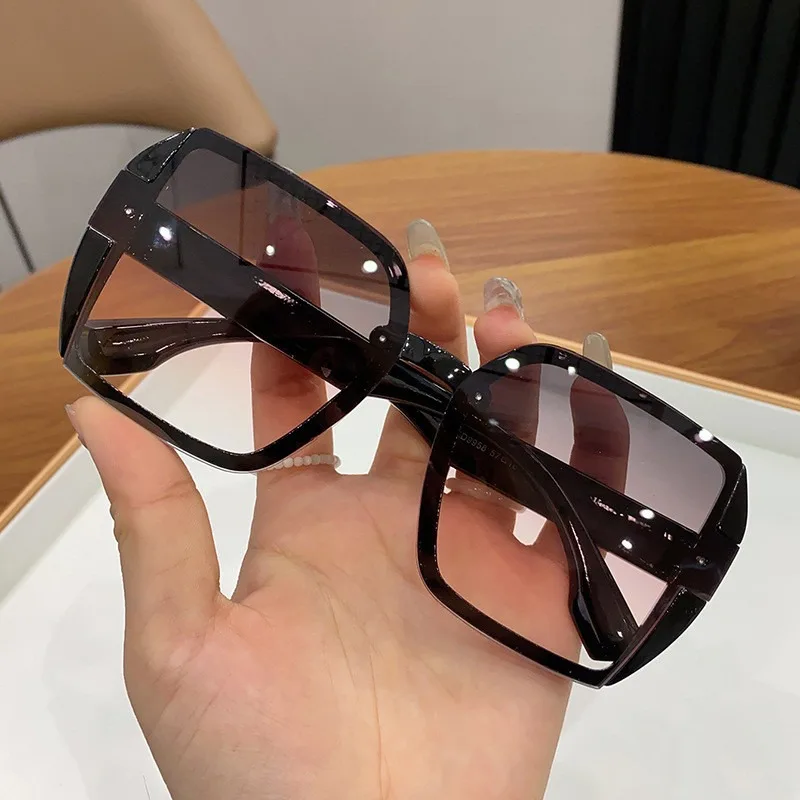 ファッションデザイナー スクエアサングラス 女性 レトロ ヴィンテージ グラデーション サングラス 女性 クリアレンズ ブラック ホワイト