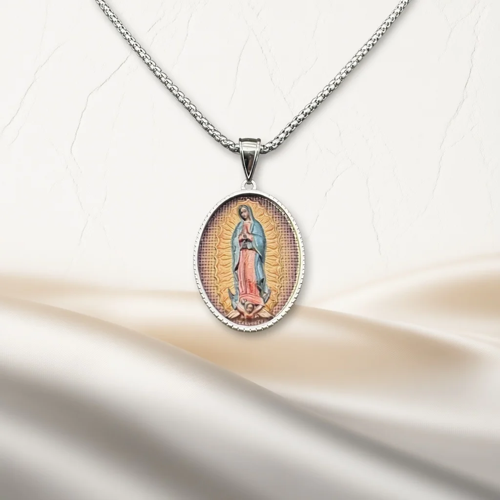 Retro Religious Virgin Mary Oval Medal Necklace Silver Plated Chain Graceful Daily Wear Commemorative Jewelry Holiday Present