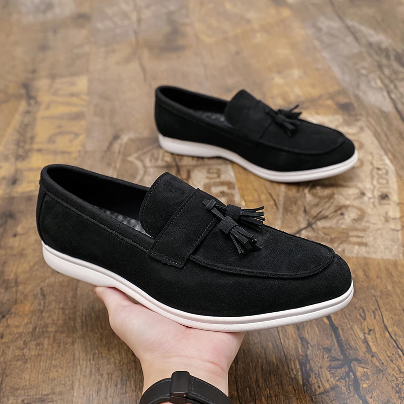 

Spring New Men's Versatile Pointed Comfortable Anti Slip Tassel Bean Shoes Fashion Brand Mens Frosted Leather Cover Foot Loafers
