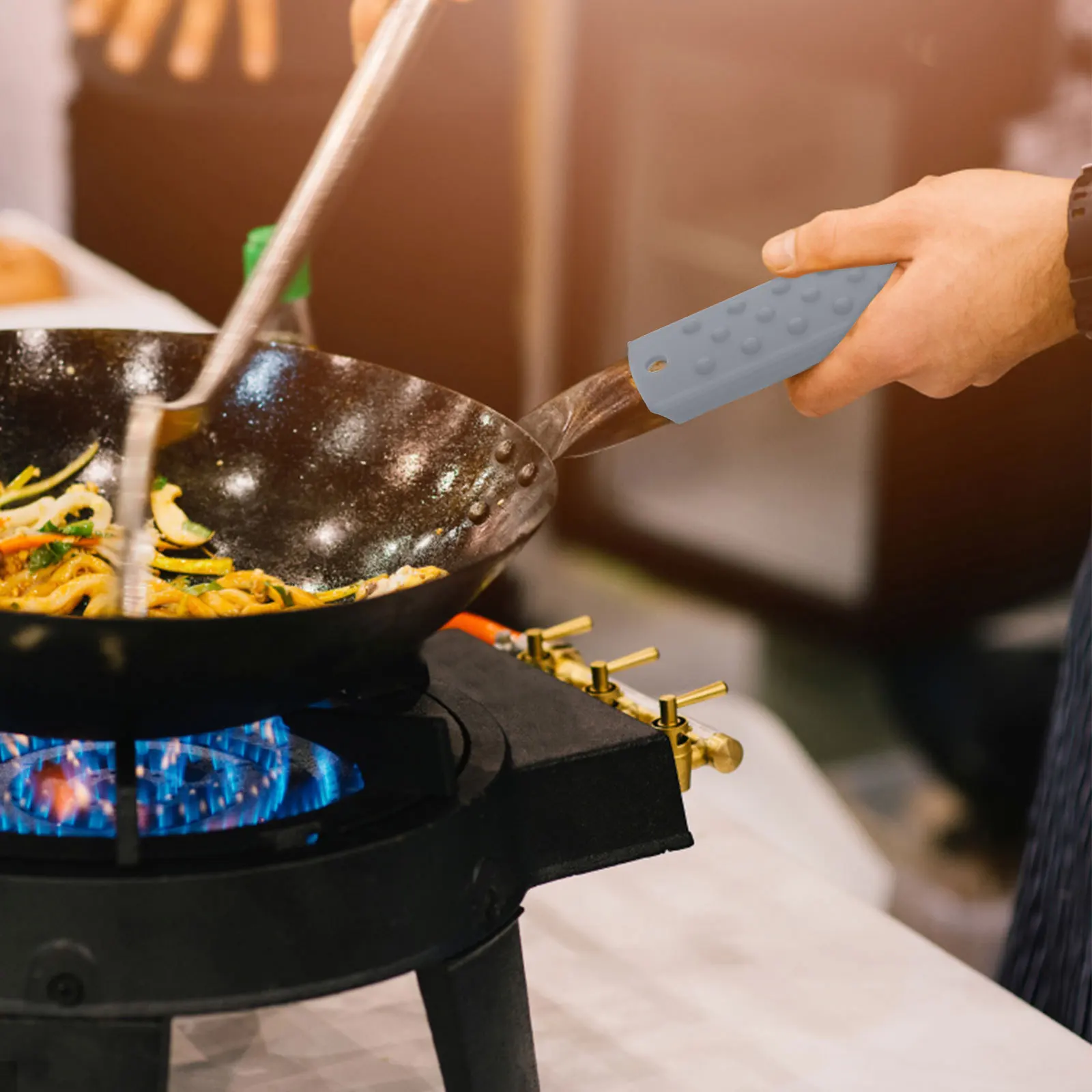 

Силиконовая ручка для кастрюли с защитой от ожогов, нескользящая, термостойкая, универсальная, подходит для сковородок, посуда, силиконовый держатель для кастрюли, чехол для ручки