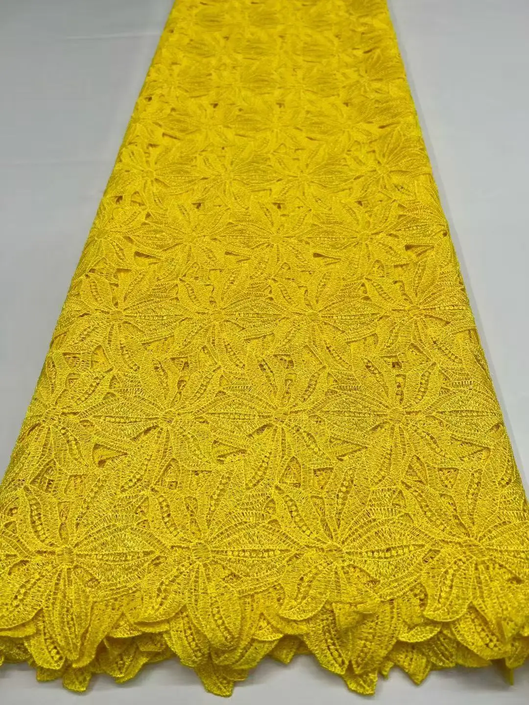 Africano Nigeriano 2025 Ricamo di Alta Qualità Tulle Tessuto di Pizzo Abito per Party di Nozze Guipure Solubile in Acqua PaillettesCucito