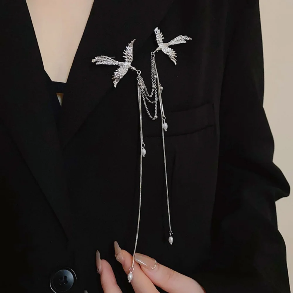 New Fire Phoenix Pearl Tassel Brooch Delicate Long Fringe Pins for Women Men Animal Bird Brooches Clothes Suit Lapel Pin Party