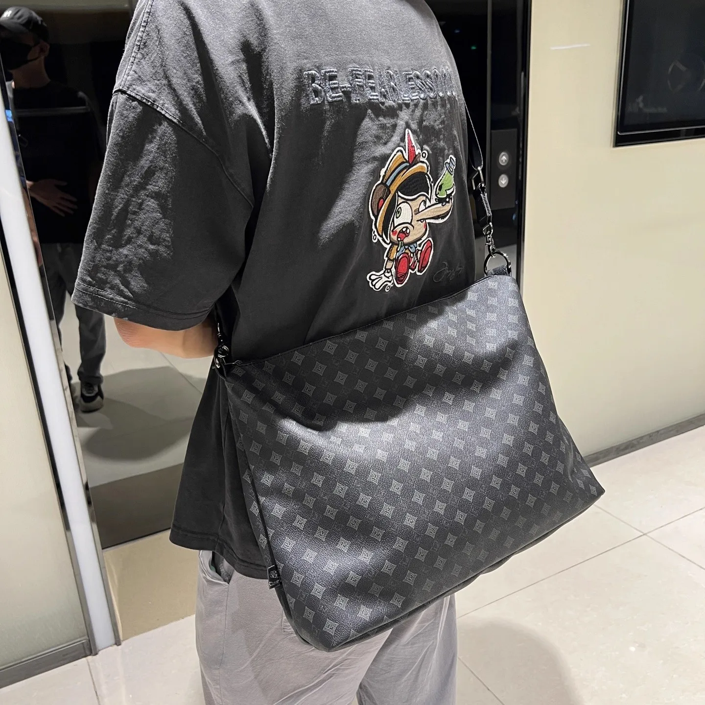 

Trendy Soft Cowhide Leather Men's oulder Bag Faionable Casual Diagonal Bag Large Capaci Cuter Bag Leisure Menger Bag