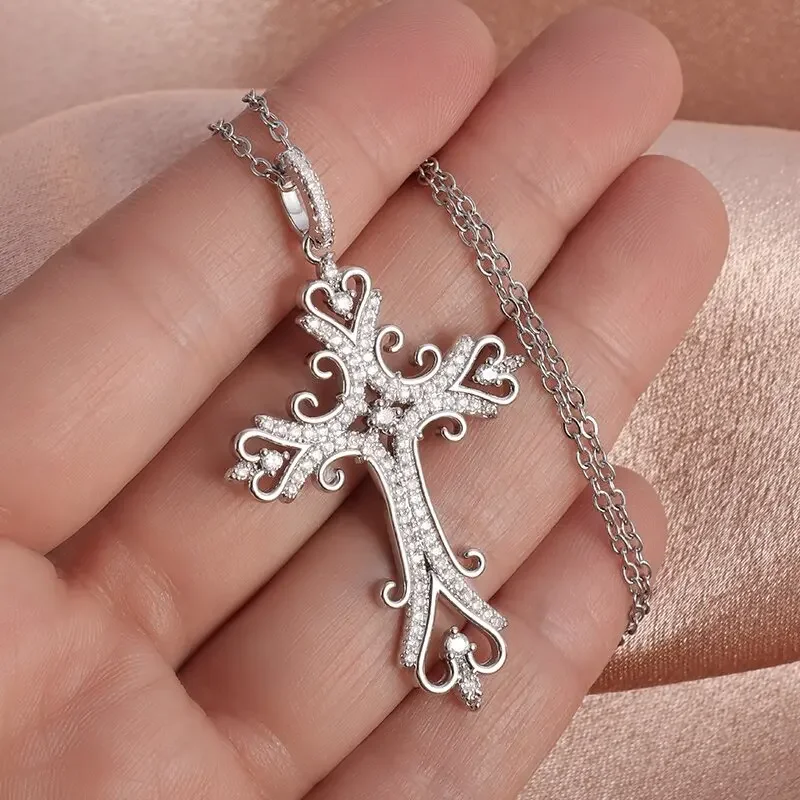 Exquisite Cross Studded Zircon Pendant Necklace for Women Fashion Glamor Wedding Jewelry