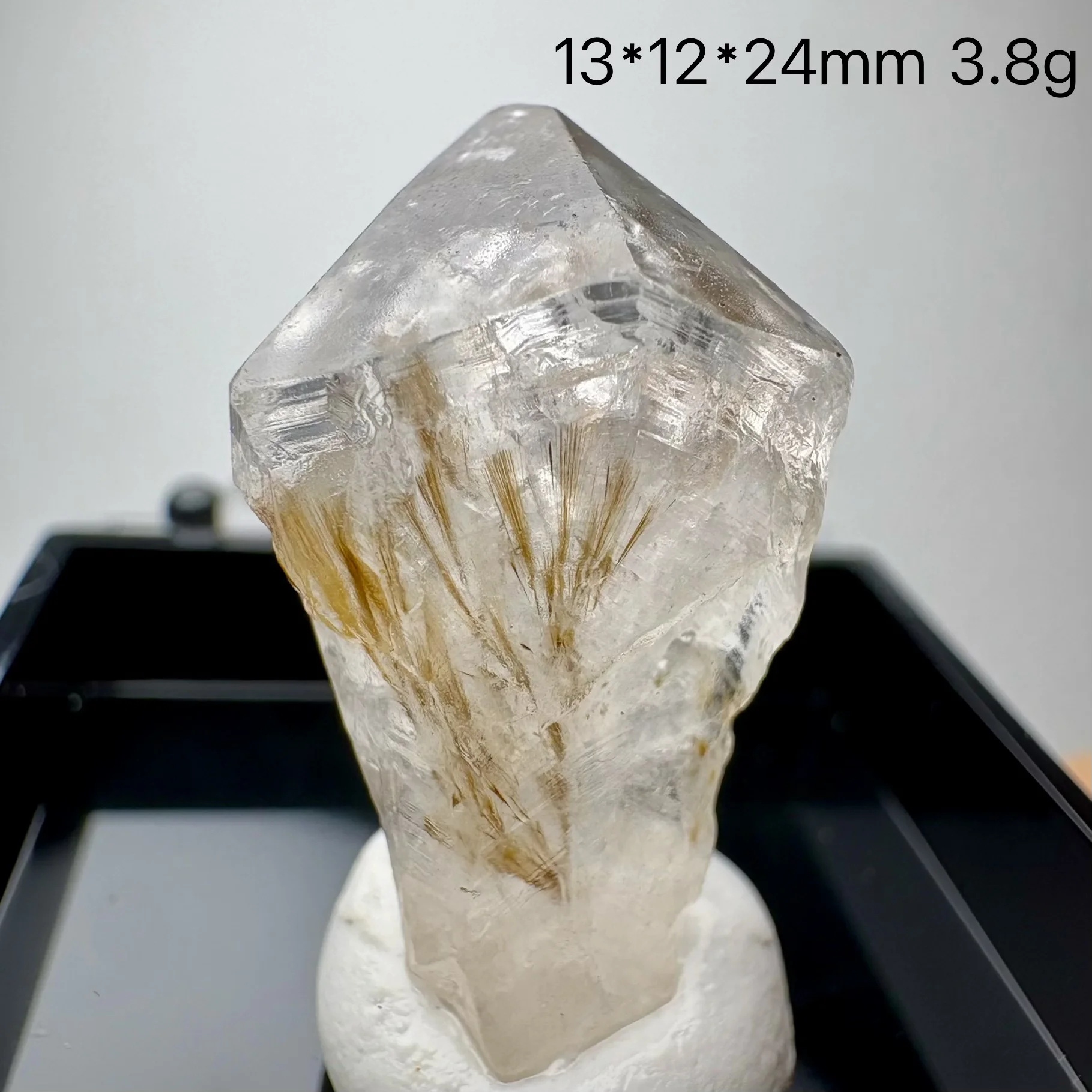 Natural material, Madagascar titanium crystal, crystal mineral specimen, mineral collection item, fluorite, crystal cluster, qua