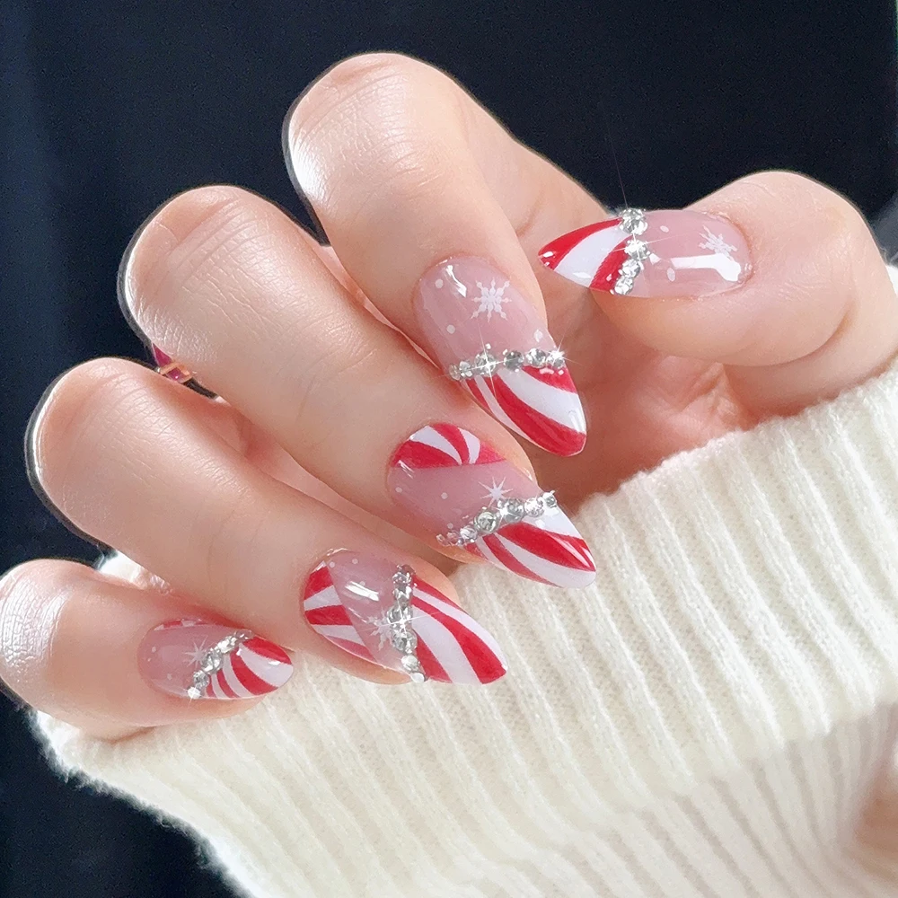 24個入り クリスマス プレスオンネイル フレンチ ショートアーモンド フルカバー 付け爪 スノーフレーク ラインストーン付き フェスティバル フェイクネイル