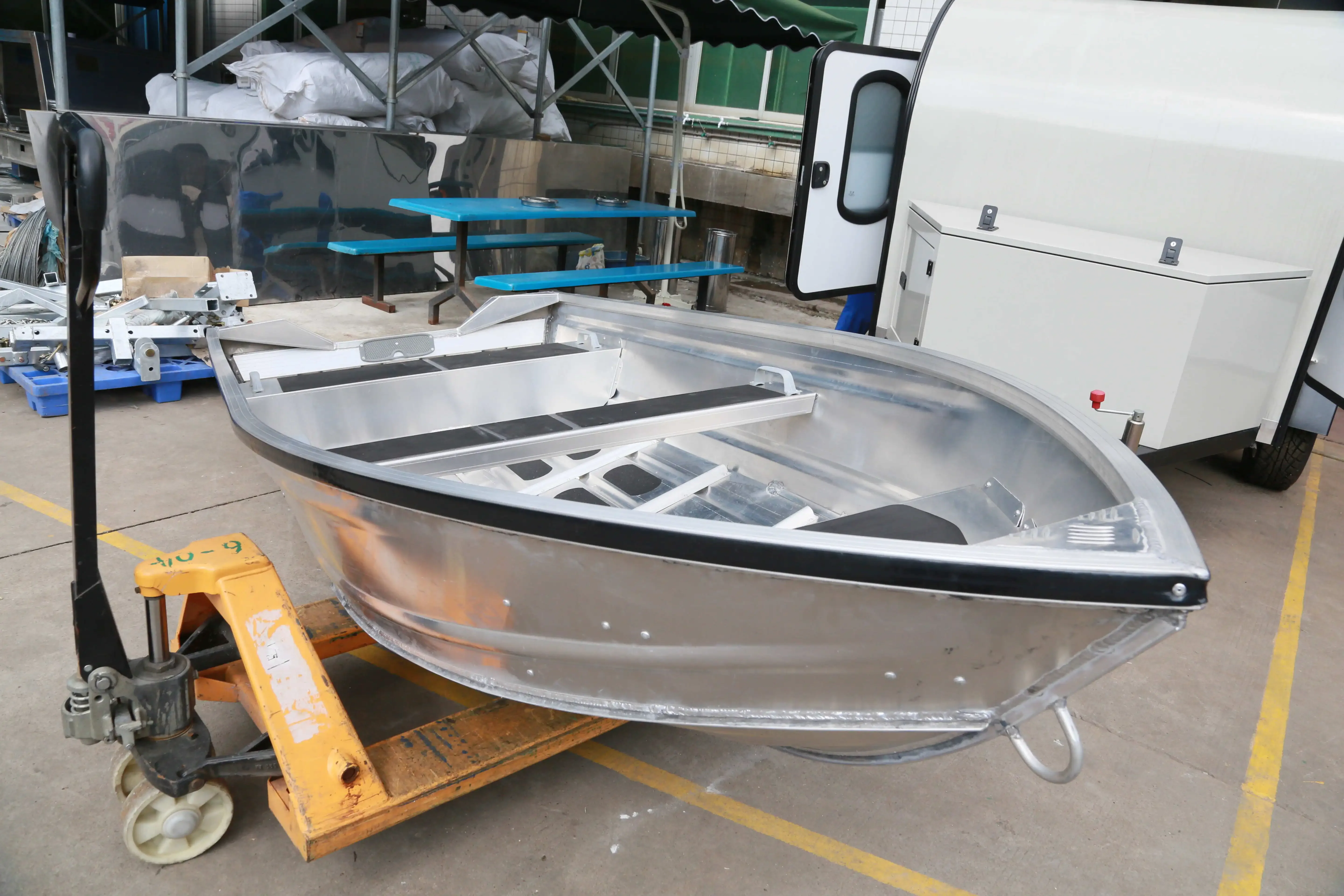 Factory best welded and painted aluminum fishing boat for sale with the best price