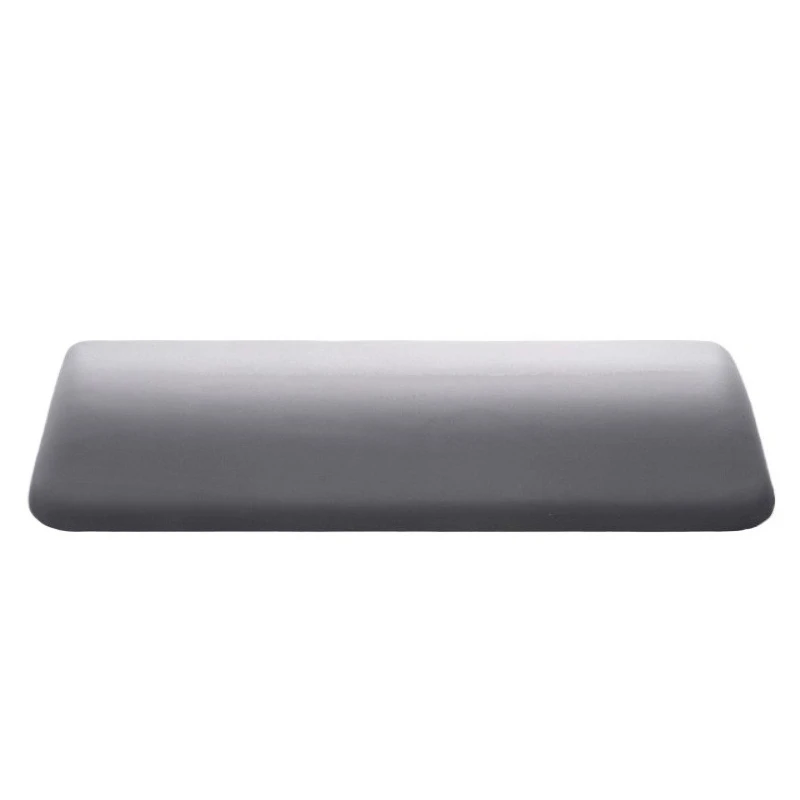 Lumbar pillow, a must-have for sleeping on your back, a protective gear that is soft and comfortable, and not easy to collapse.