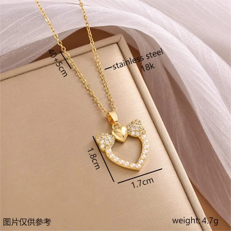 

Jewelry Women all have a fashionable heart.Korean-style pendants, collarbone chains, high-end and niche titanium steel necklaces