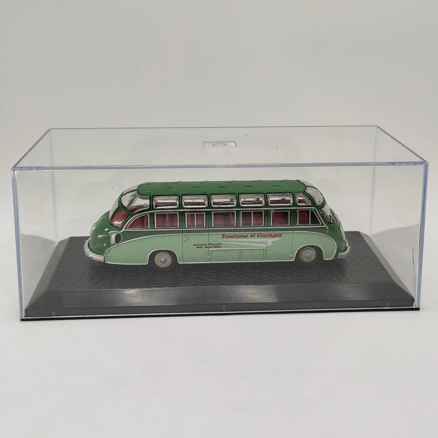 Defekte Diecast IXO 1/72 Scacle Case Bauer S8 1951 Grüner Sportwagen Legierungsautomodell Sammlerspielzeug Geschenk Souvenir Display