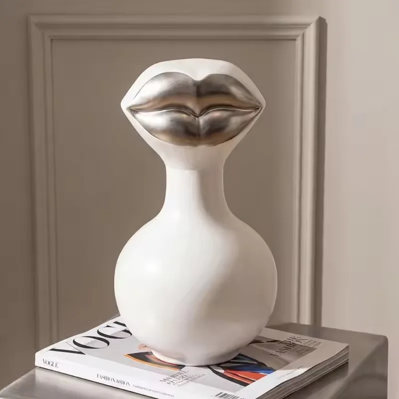 Matte Ceramic Abstract Sculpture Golden Lips Face Statue Tabletop Ornament Art Decor Living Room Home Decor Housewarming