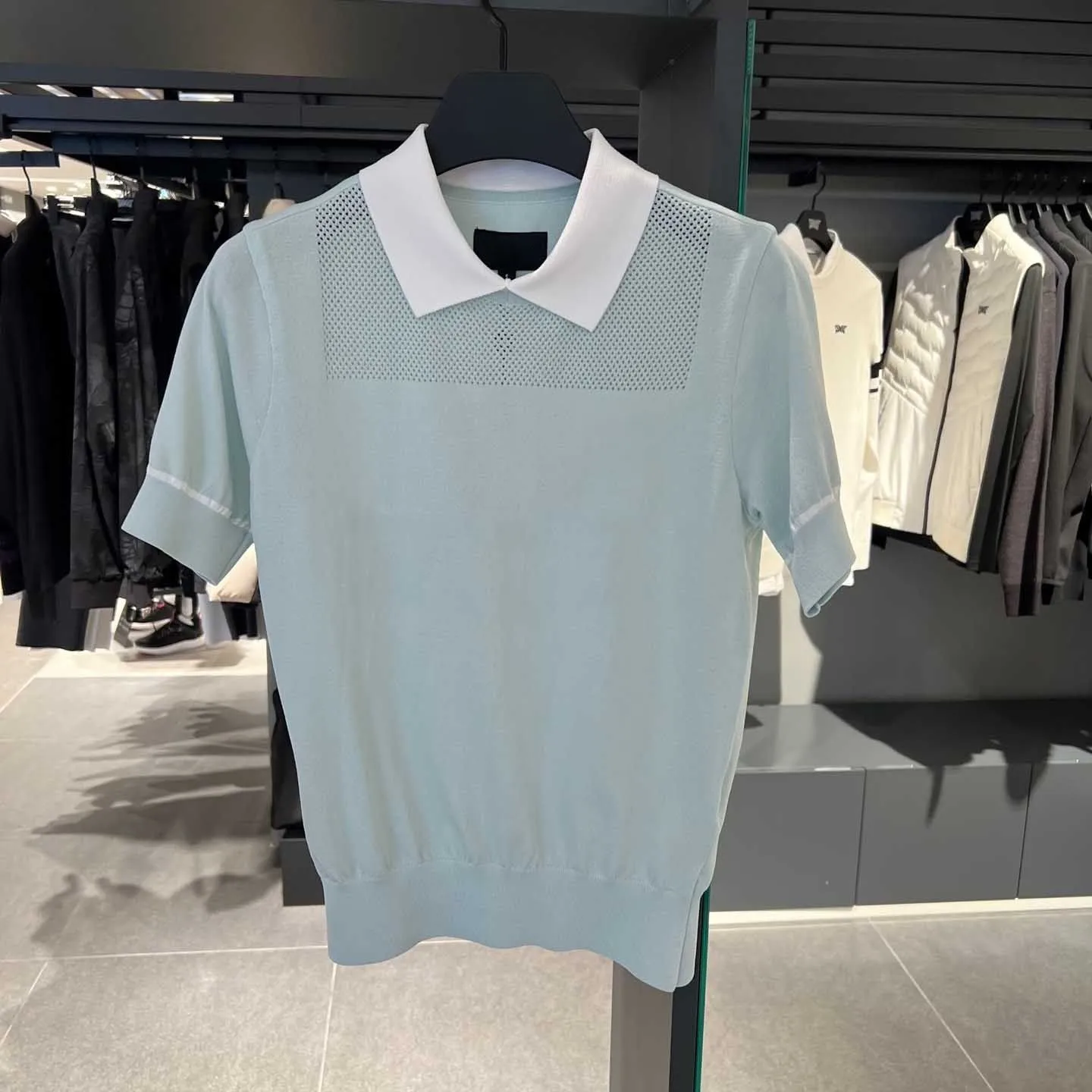 

New Women's Golf Apparel: Color-Blocked Collared Knit Short-Sleeve Casual Top