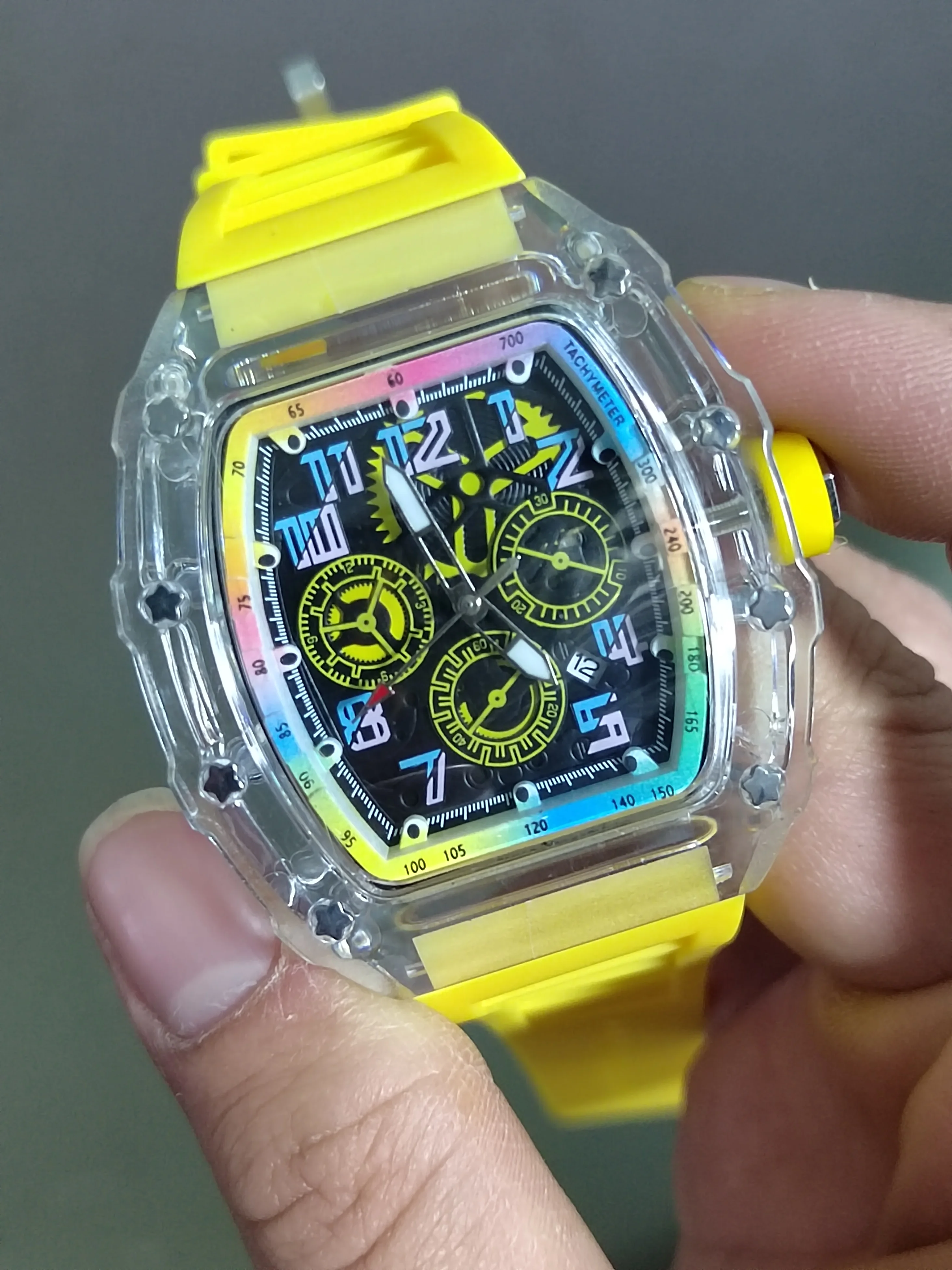 Jam Tangan Kuarsa Pria Tren Mewah Jam Tangan Pria Non-Otomatis untuk Pria Jam Tangan Non-Mekanis Olahraga Transparan Bercahaya