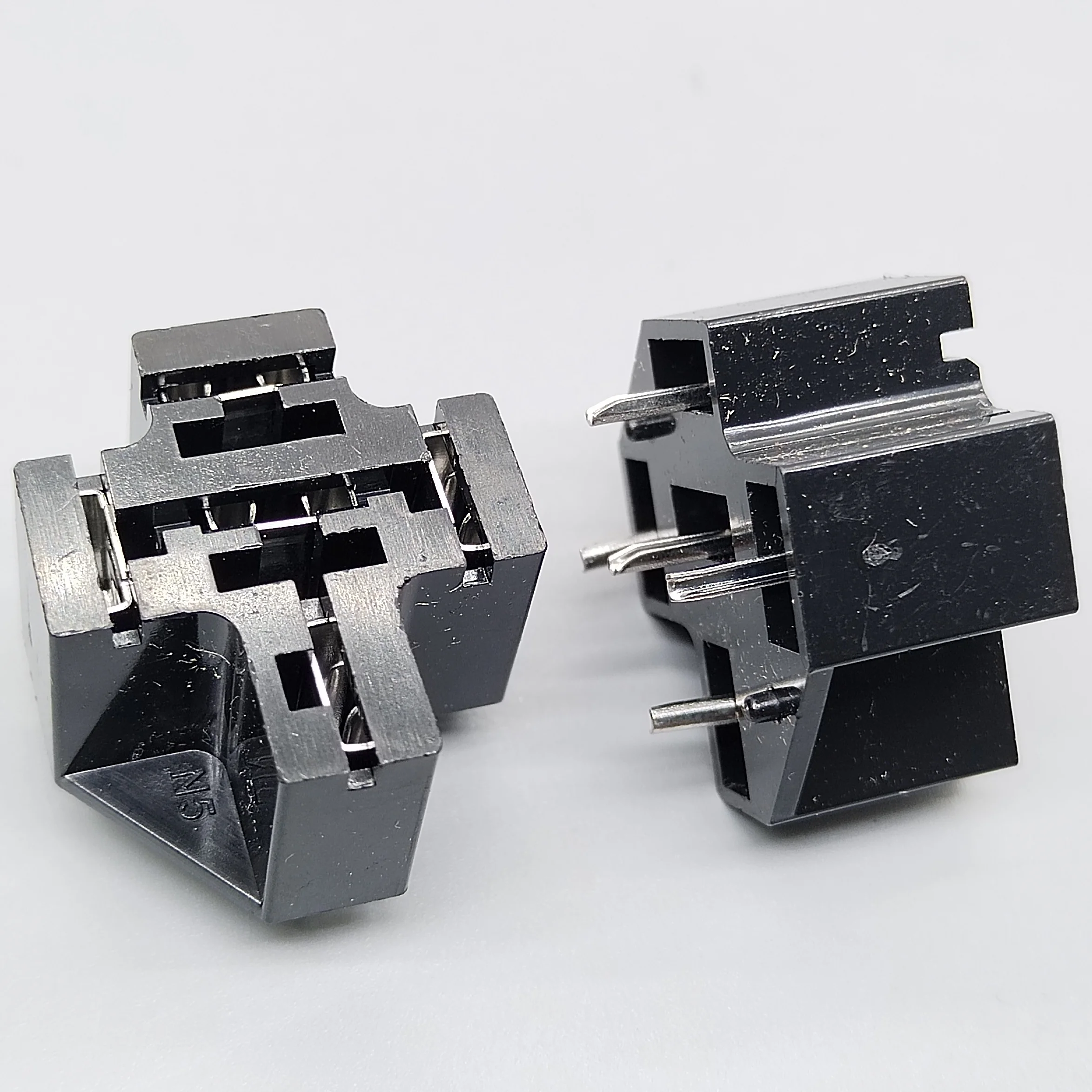 4Pin 5Pin PCB Weld Relay Base 12V 40A for Universal Vehicles Auto High Current Wire Connection car connector