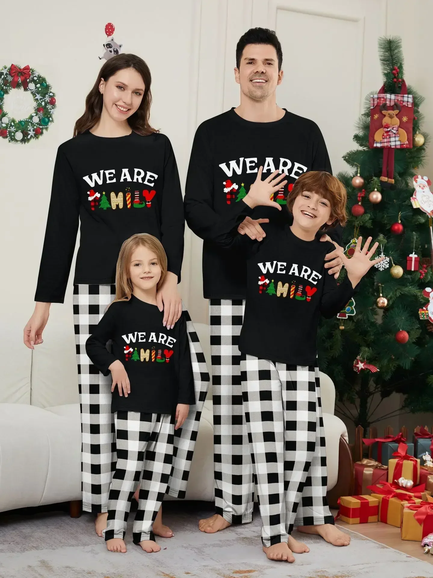 Merry Christmas Plaid Print Family Pajamas Adult Kids Matching Clothing Set Casual Soft Homewear Baby&Dog Romper Cute Xmas Look