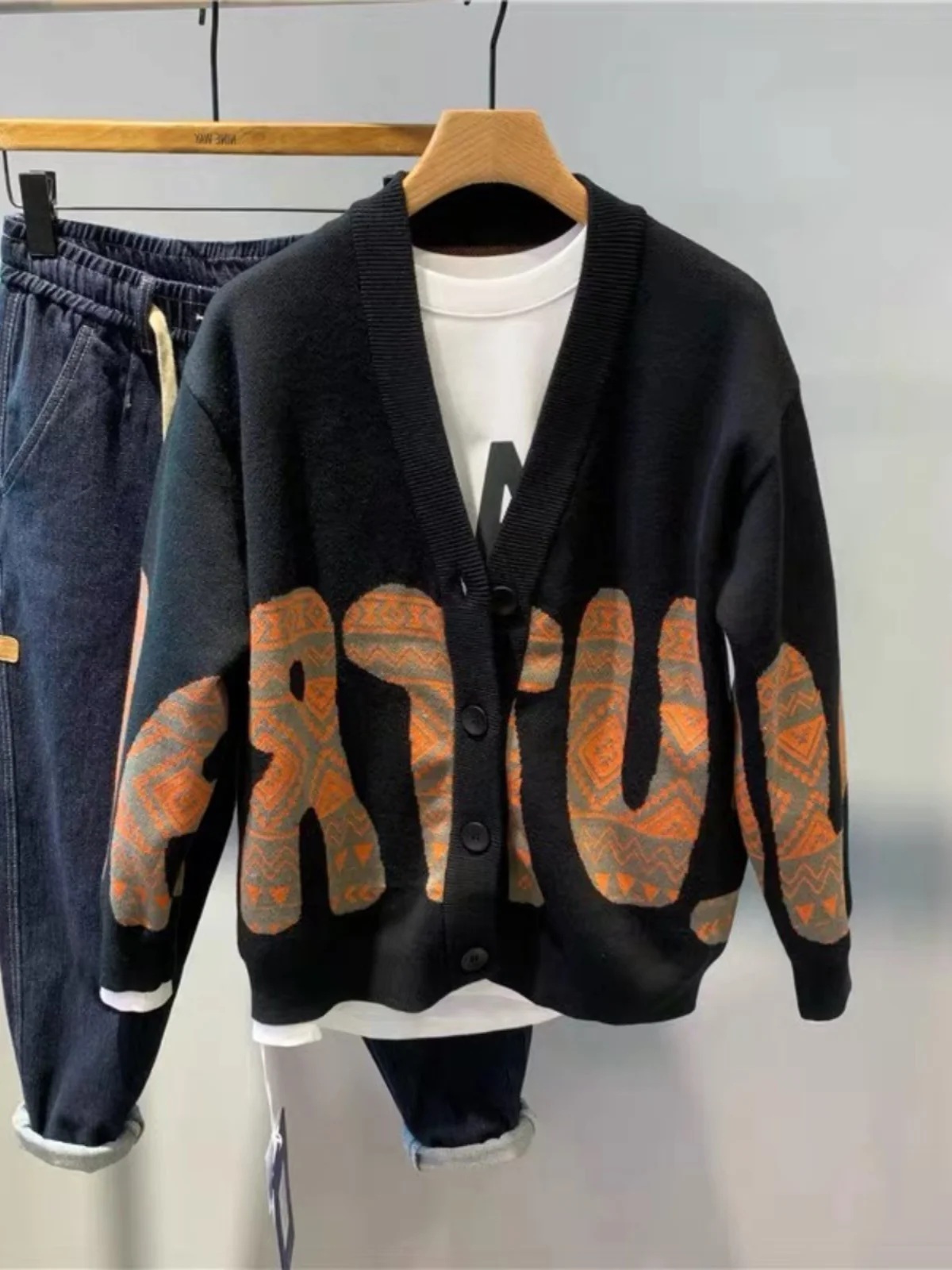 

Модный корейский свободный повседневный вязаный кардиган с буквенным принтом V-Ne для мужчин, осень-зима, брендовая бирка KUN Long Sve