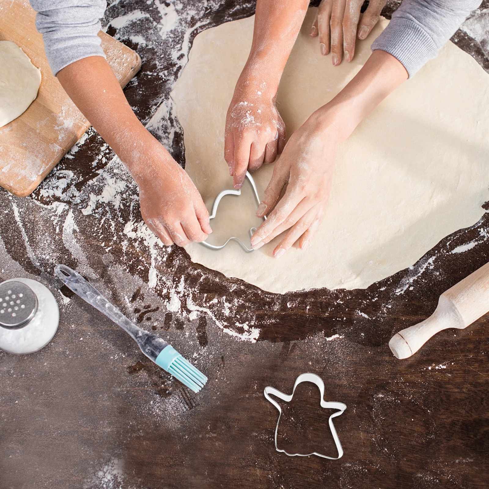 

4Pcs Halloween Biscuit Mould Cookie Cutter Stainless Steel DIY Baking Cutter Fondant Cake Fruit Sandwich Biscuit Mould