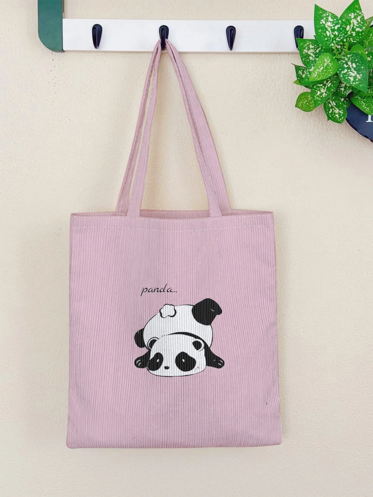 

Симпатичная сумка-тоут из вельвета с принтом панды, идеально подходит для ежедневных поездок и покупок, удобна для переноски всех необходимых вещей.