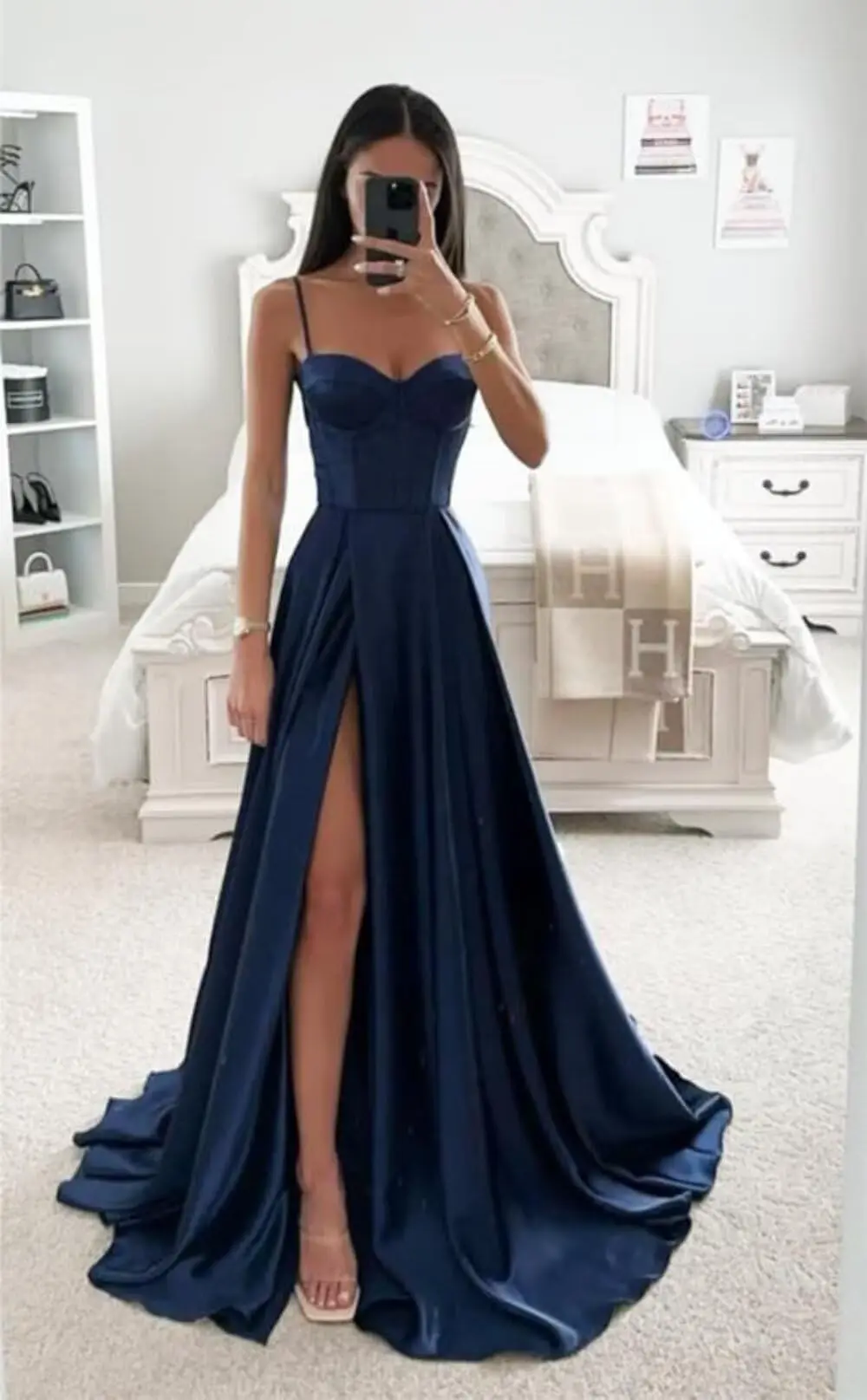 Elegant Green Women Spaghetti Straps Satin Prom Dress Long Side Slit A-line Formal Evening Luxurious Dresses With Pockets