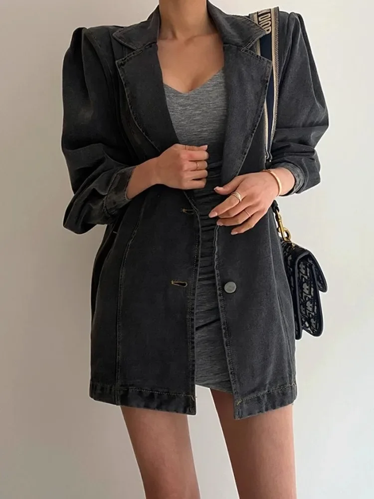 Retro Denim Suit Jacket For Women In Autumn, With A Relaxed Slit Design And A Washed Out Distressed Loose Fit