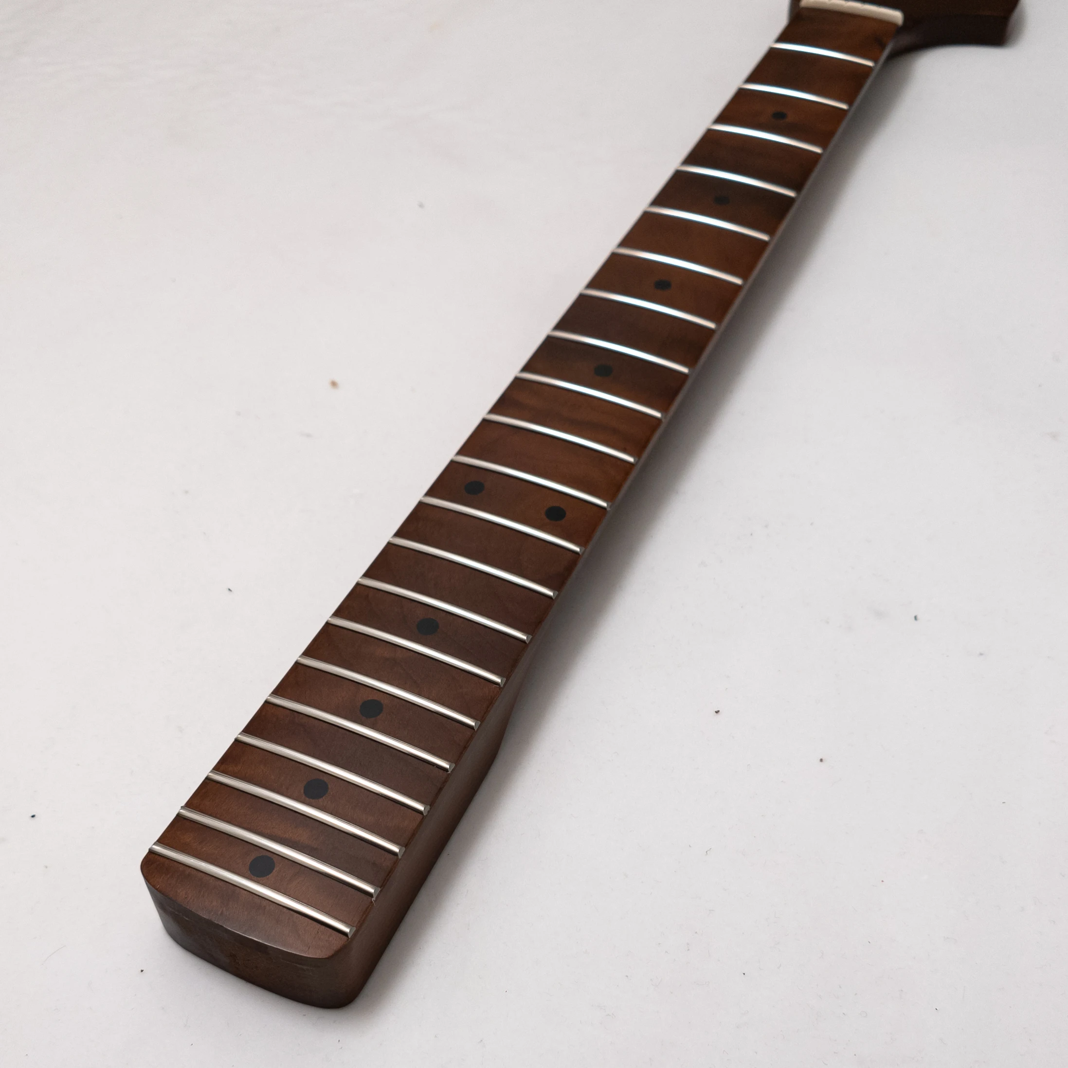 Left Handed Roasted Maple Guitar Neck 21 Frets Stainless Frets Maple Fingerboard 9.5'' Radius Bone Nut Large Headstock