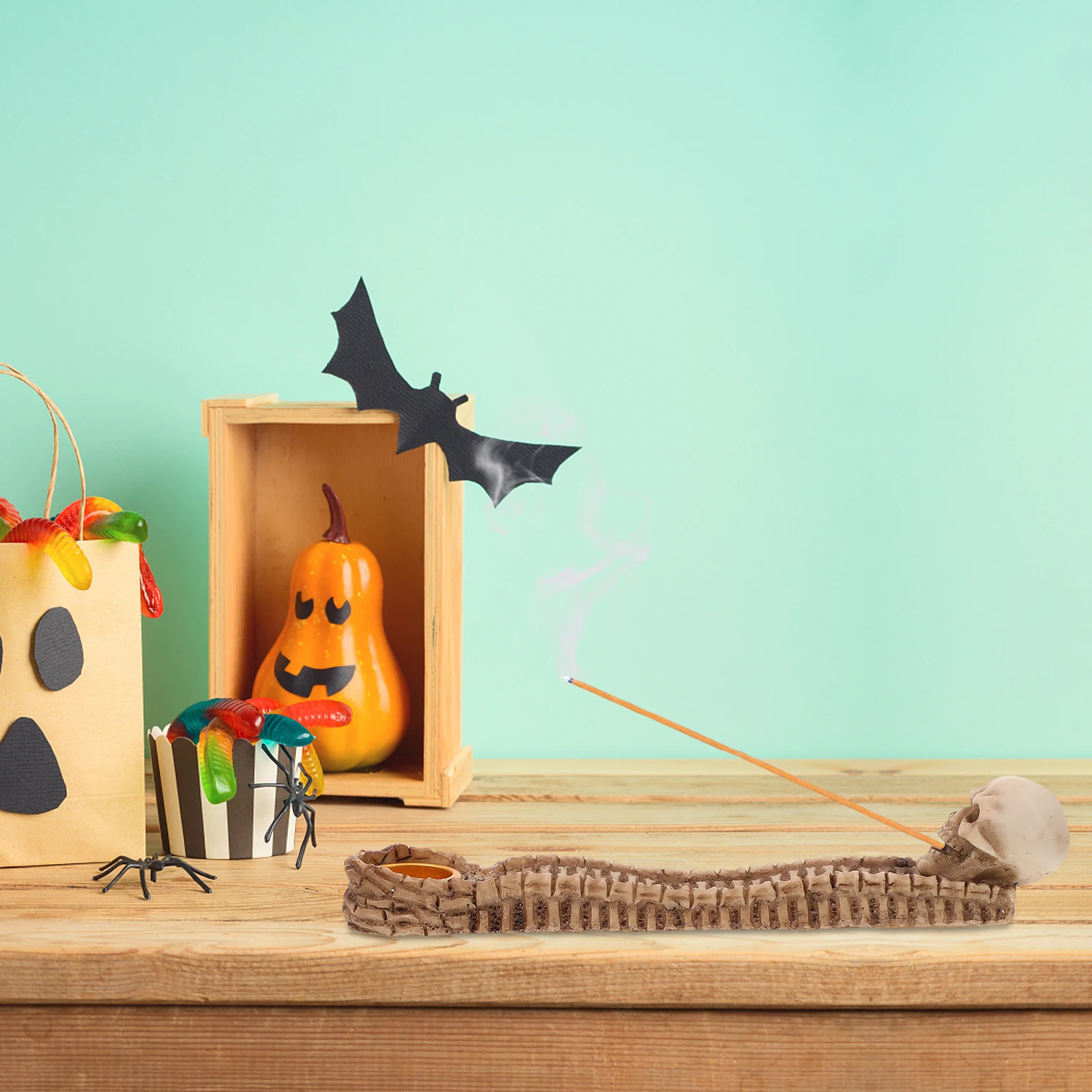 

1pc Skull Shape Halloween Decor Incense Burner Aroma Holder Desktop Home Decor Resin Creative Aromatherapy Furnace Stress Relief