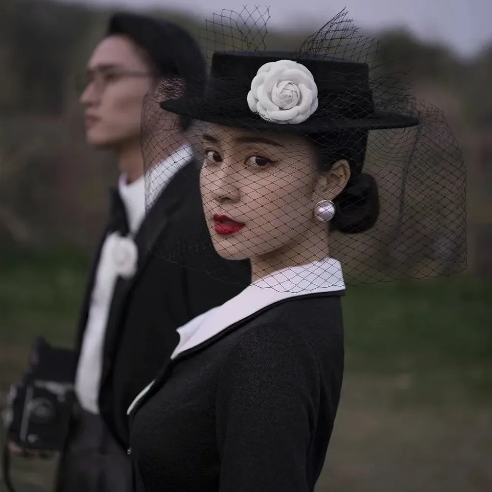 Black Velvet Camellia Mesh Top Hat Mesh Design Vintage Net Black Velvet Flat Hat Flower Top Elegant Style Mesh Banquet Hat