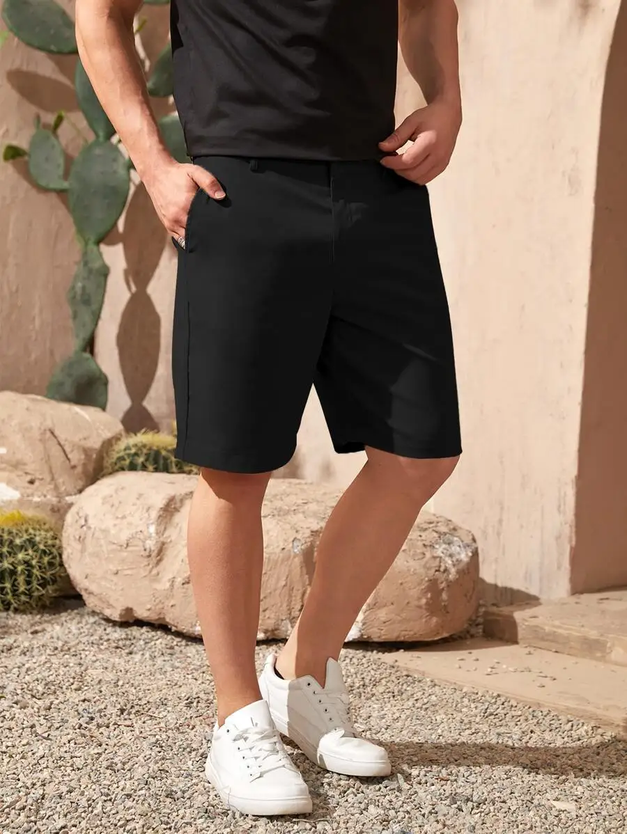Pantalones cortos tipo bermuda negros para hombre con bolsillos laterales en ángulo y ajuste cómodo