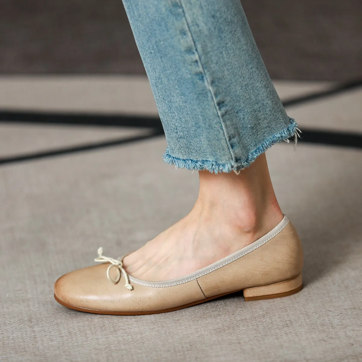 Low Heel Round Toe Ballet Flats With Bowtie Basic Flats Spring Walk Shoes Woman Soft Cowhide Loafers Slip On Ladies Shoes