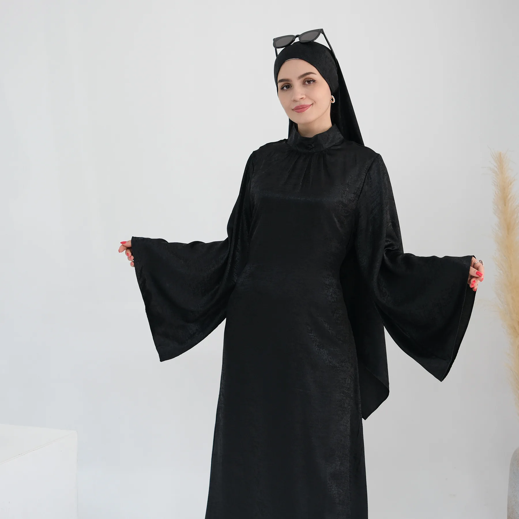 Chic New Islamic Modest Shinny Fabric Abaya Womens Belted Dresses Party Wear Evening Kaftan Caftan Dress Prayer Robes Muslim