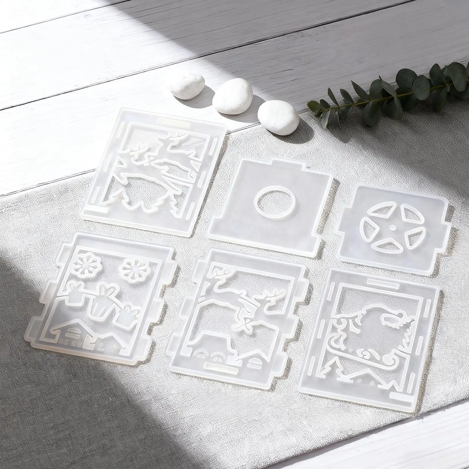 

Christmas Molds 6-Piece Silicone Molds with Christmas-Themed Pattern Reusable Mould with 4 Candle Lights for Plaster Wax