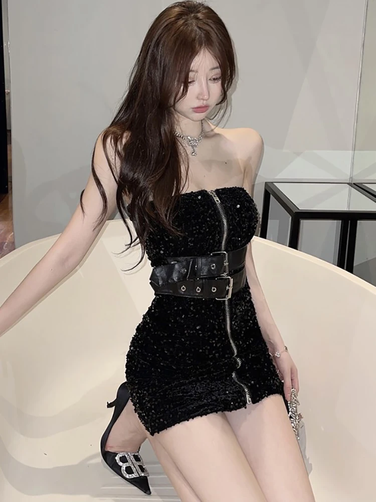 فستان ضيق بأشرطة أنيقة مزين بالترتر الأسود لعام 2025 فستان نسائي أنيق ملفوف على الصدر فستان نادي مثير فساتين سهرة كورية عتيقة صيفية