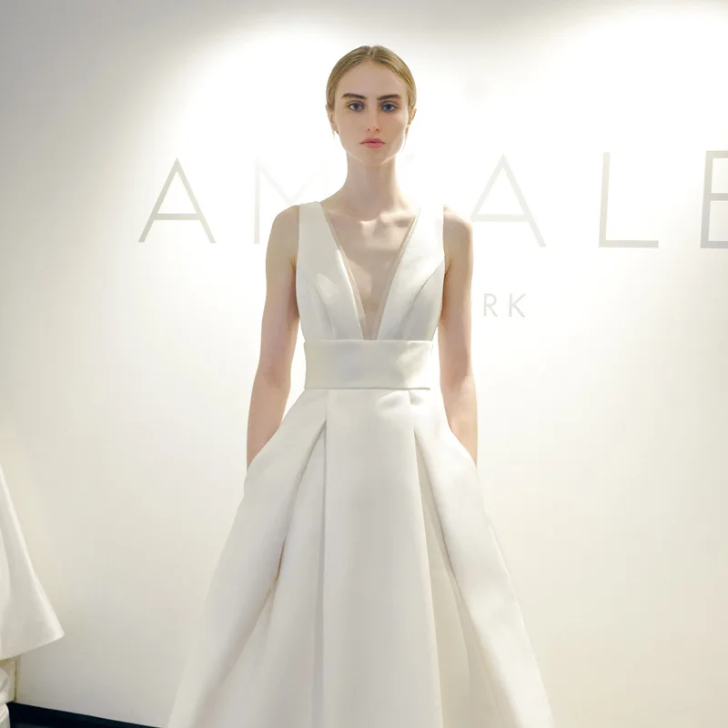 Nuevo vestido de novia de estilo francés 2025, satén adelgazante, cuello de palacio de estilo europeo, vestido de novia de cola brillante, Hada de estilo bosque